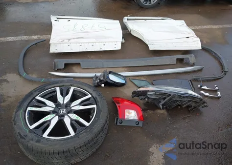 2019 Honda Pilot Elite z USA, uszkodzony, nr VIN 5FNYF6H09KB001824